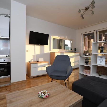 Sky Way Studio Apartment Saraievo Exterior foto