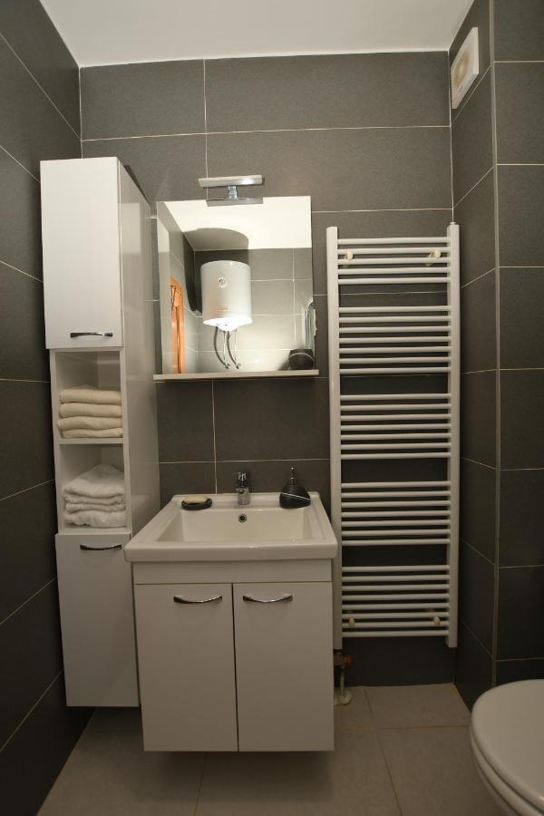 Sky Way Studio Apartment Saraievo Exterior foto