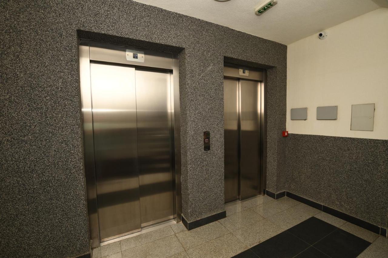 Sky Way Studio Apartment Saraievo Exterior foto