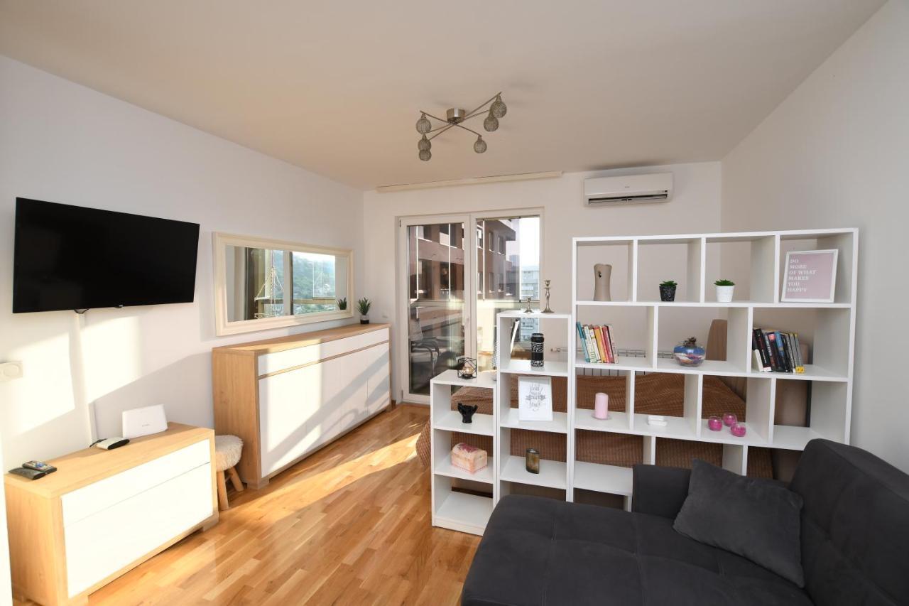 Sky Way Studio Apartment Saraievo Exterior foto